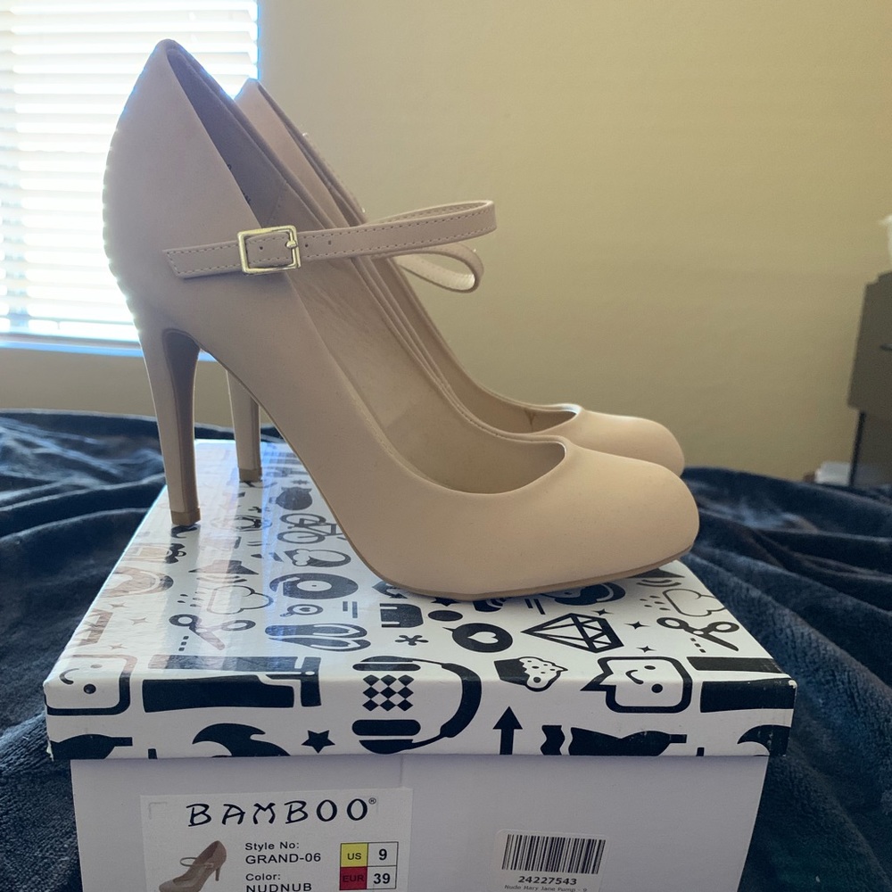 Nude heels size 9